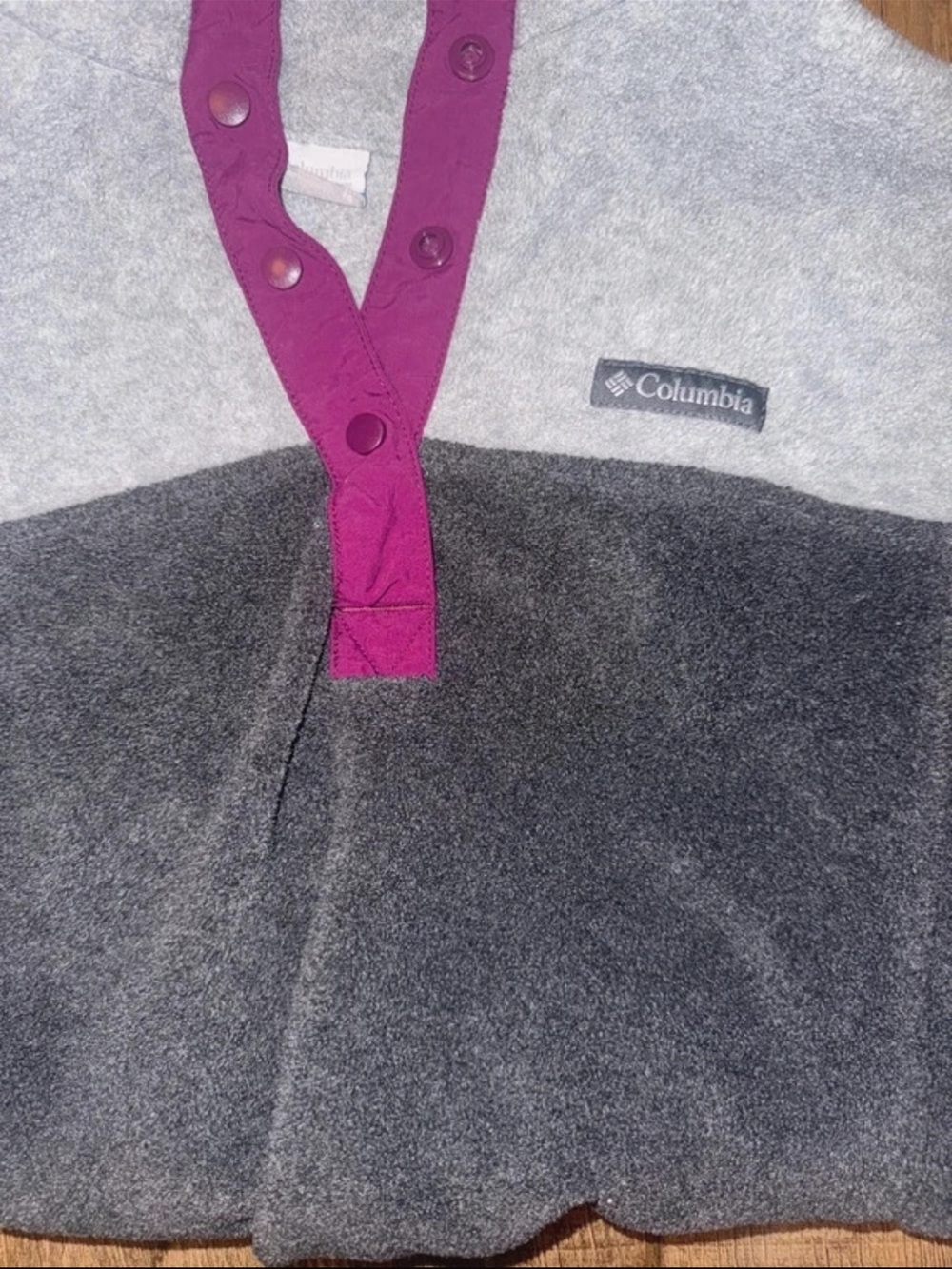 Columbia Women’s Two-Tone Gray Fleece Pullover with Magenta Snap Placket